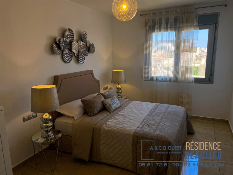 2273EBC3-E8B0-47E1-B246-1C014F6E8E99 2